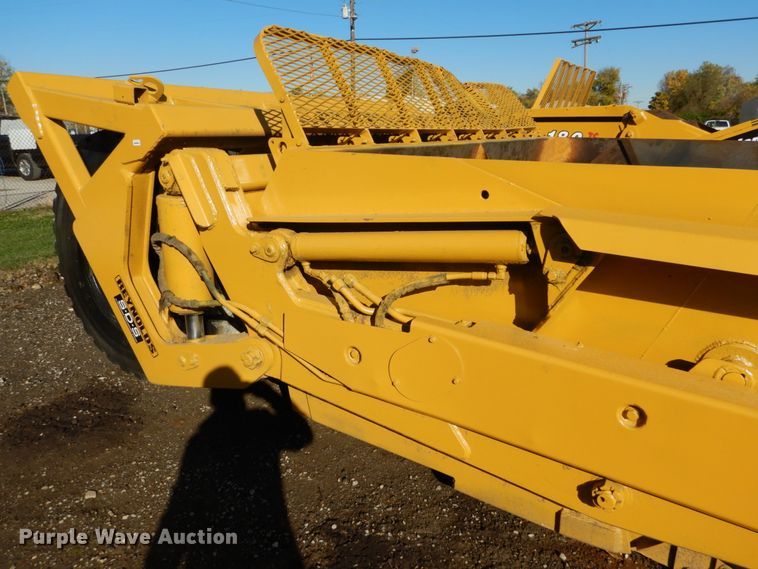 image for item DH2217 2007 Reynolds 18CMX12.5 scraper