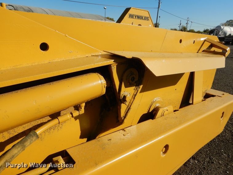 image for item DH2217 2007 Reynolds 18CMX12.5 scraper