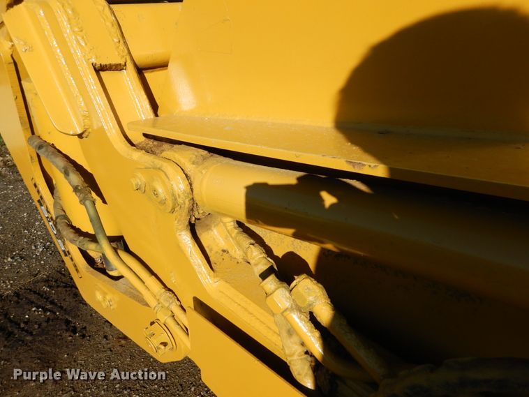 image for item DH2217 2007 Reynolds 18CMX12.5 scraper