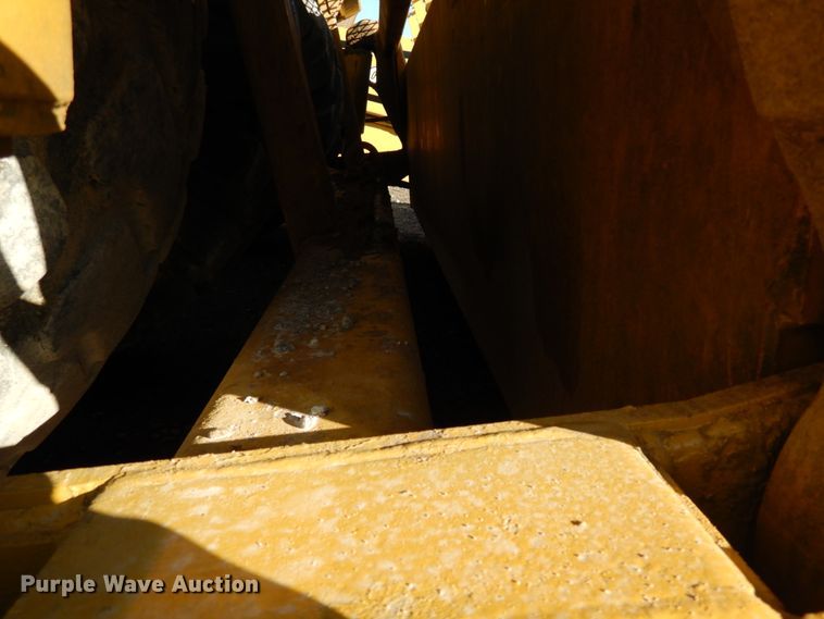 image for item DH2217 2007 Reynolds 18CMX12.5 scraper