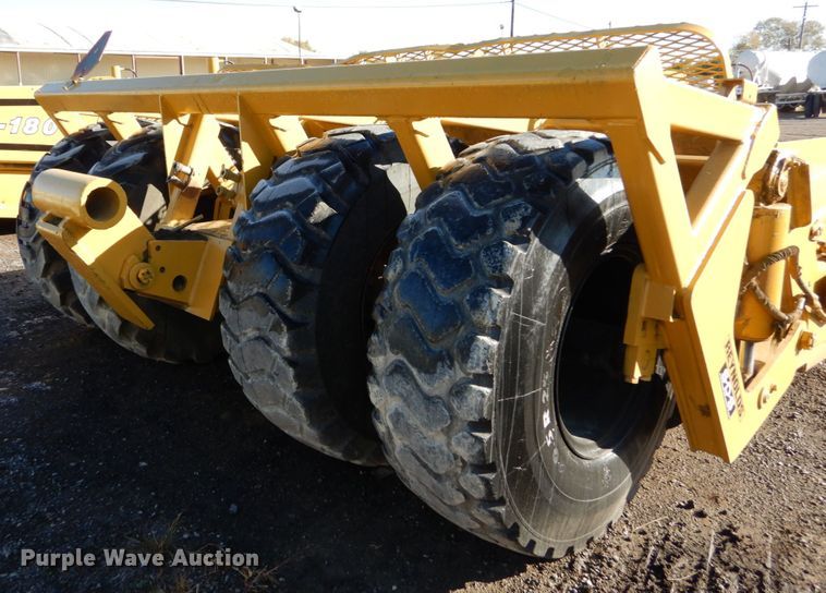 image for item DH2217 2007 Reynolds 18CMX12.5 scraper