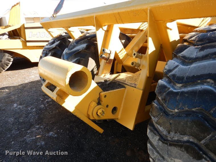 image for item DH2217 2007 Reynolds 18CMX12.5 scraper