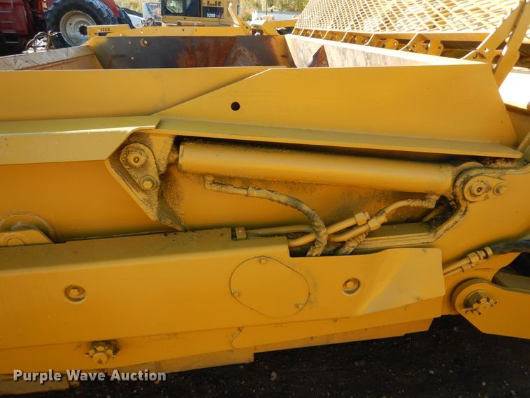 image for item DH2217 2007 Reynolds 18CMX12.5 scraper