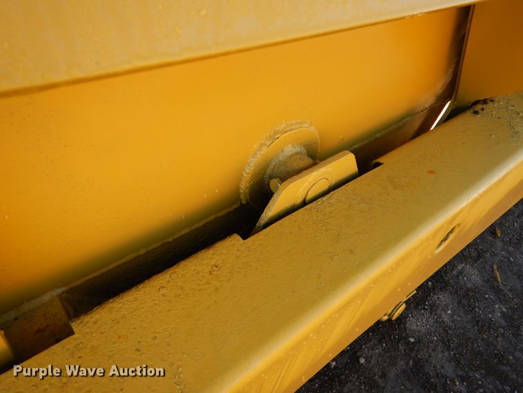 image for item DH2217 2007 Reynolds 18CMX12.5 scraper