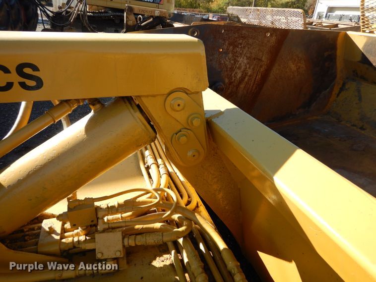 image for item DH2219 2007 Reynolds 17CS12 scraper