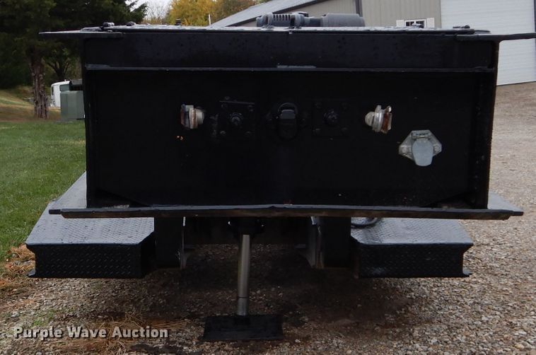 image for item DH2669 1988 Eager Beaver 35GHG lowboy equipment trailer