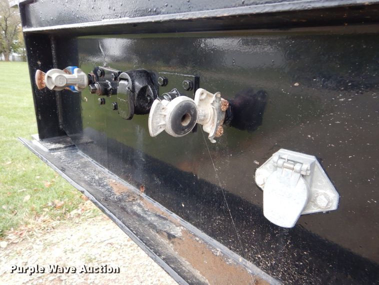 image for item DH2669 1988 Eager Beaver 35GHG lowboy equipment trailer