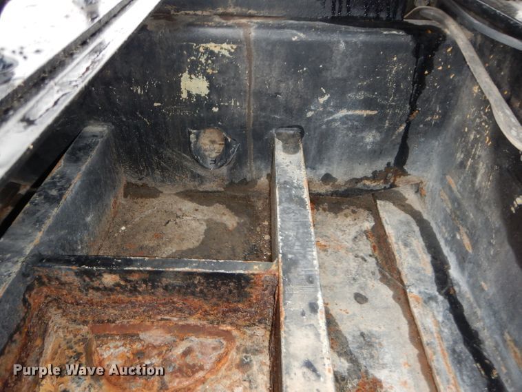 image for item DH2669 1988 Eager Beaver 35GHG lowboy equipment trailer