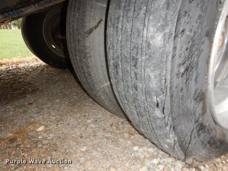 image for item DH2669 1988 Eager Beaver 35GHG lowboy equipment trailer