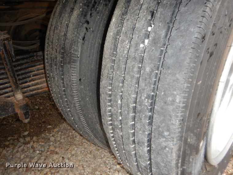 image for item DH2669 1988 Eager Beaver 35GHG lowboy equipment trailer