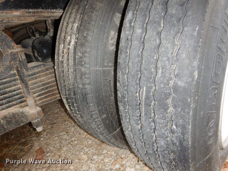 image for item DH2669 1988 Eager Beaver 35GHG lowboy equipment trailer