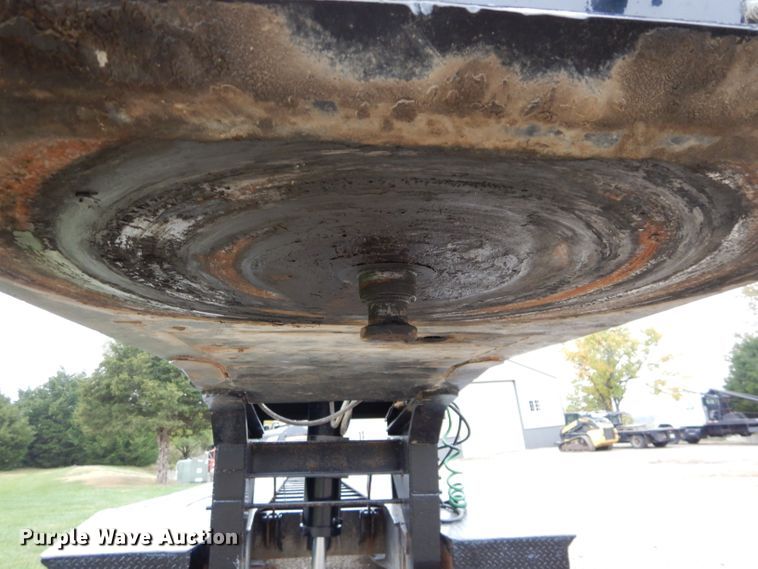 image for item DH2669 1988 Eager Beaver 35GHG lowboy equipment trailer