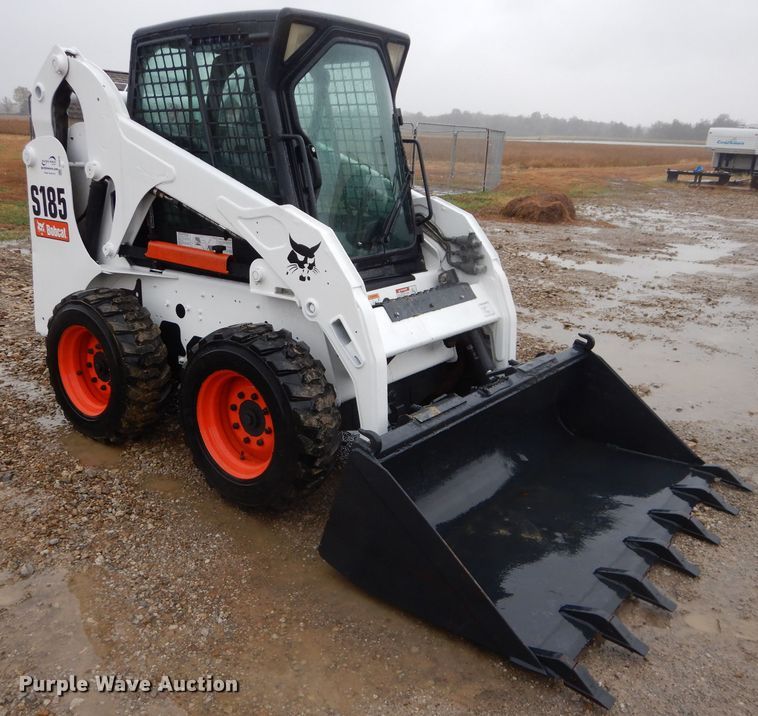 image for item DH2676 2010 Bobcat S185 skid steer
