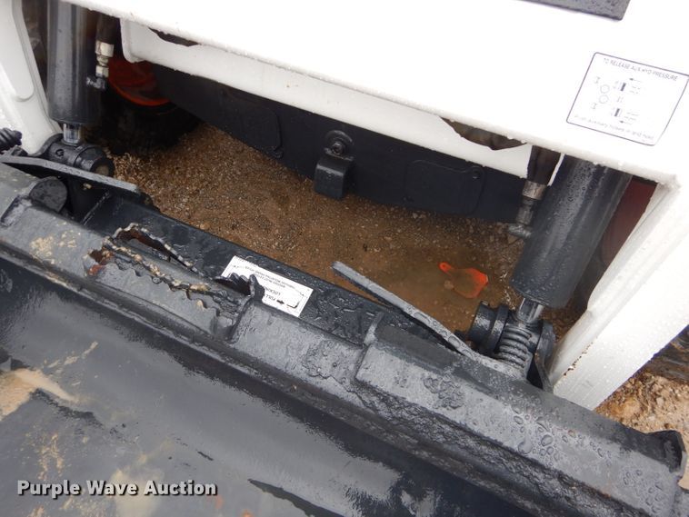 image for item DH2676 2010 Bobcat S185 skid steer