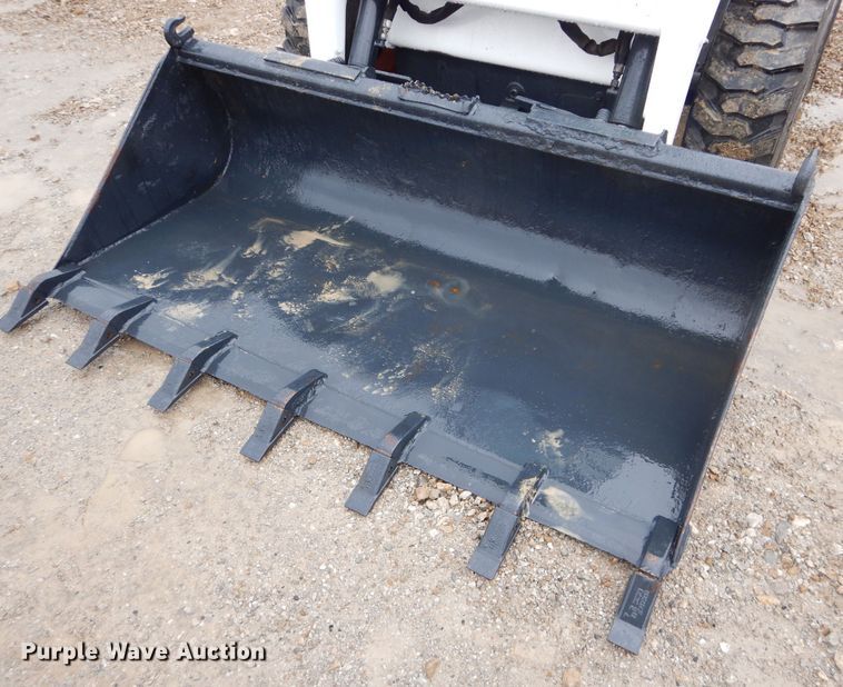 image for item DH2676 2010 Bobcat S185 skid steer