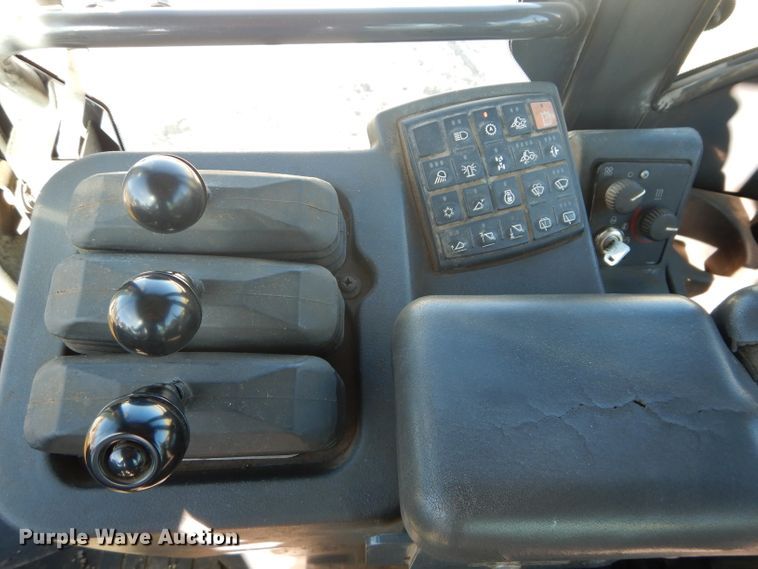 image for item DH2679 2007 John Deere 624J wheel loader