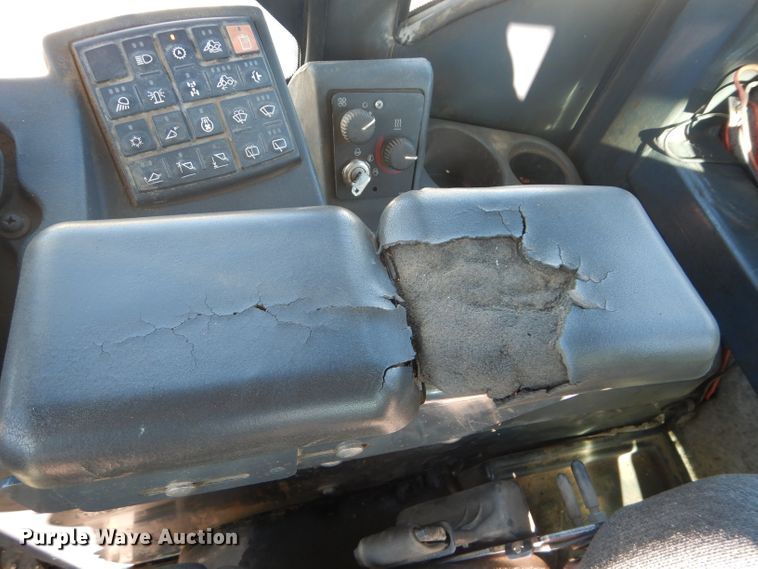 image for item DH2679 2007 John Deere 624J wheel loader