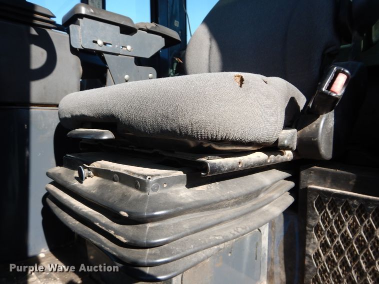 image for item DH2679 2007 John Deere 624J wheel loader