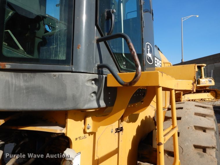 image for item DH2679 2007 John Deere 624J wheel loader