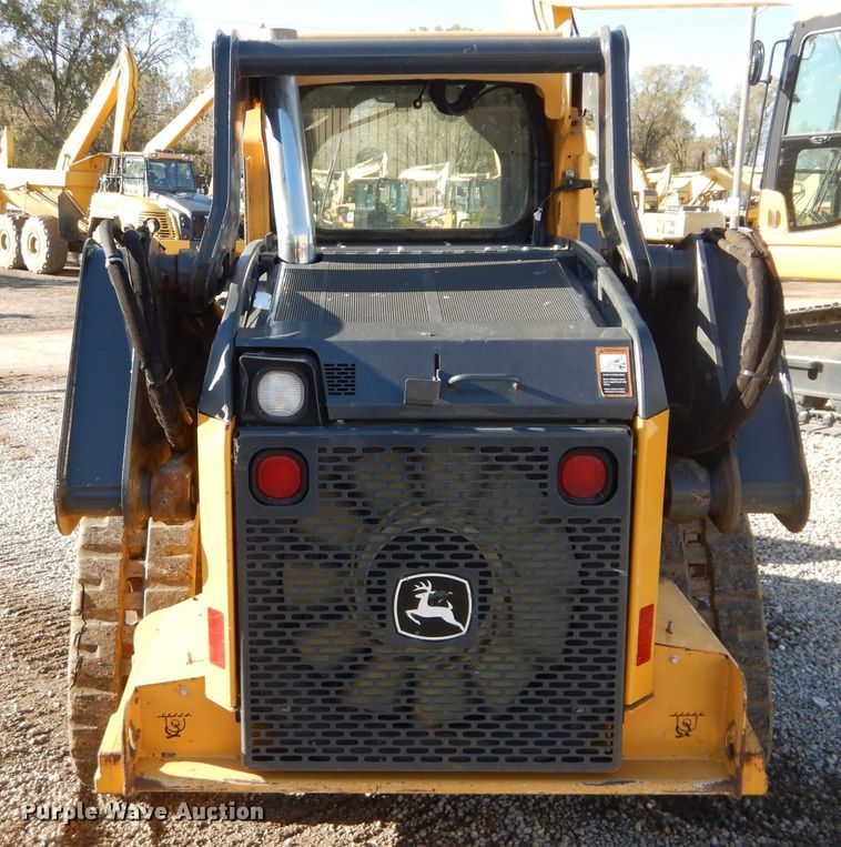 image for item DH2680 2015 John Deere 323E skid steer