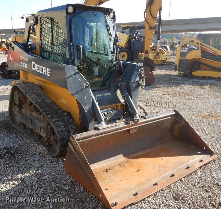 image for item DH2680 2015 John Deere 323E skid steer