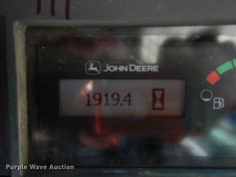 image for item DH2680 2015 John Deere 323E skid steer