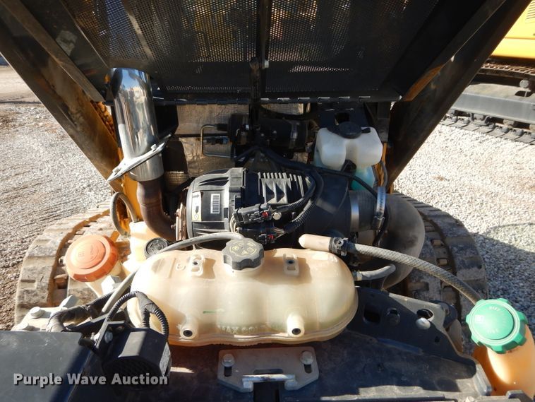 image for item DH2680 2015 John Deere 323E skid steer