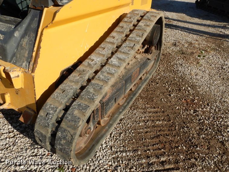 image for item DH2680 2015 John Deere 323E skid steer