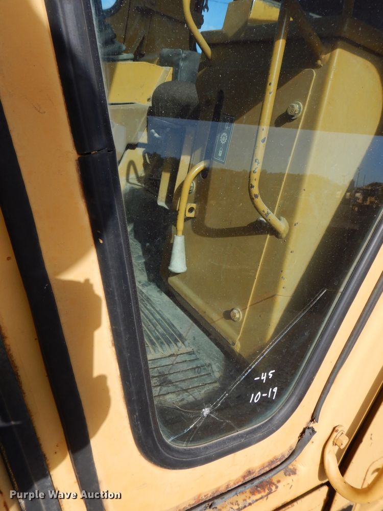 image for item DH2682 1986 Caterpillar 963 track loader