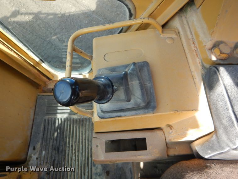 image for item DH2682 1986 Caterpillar 963 track loader