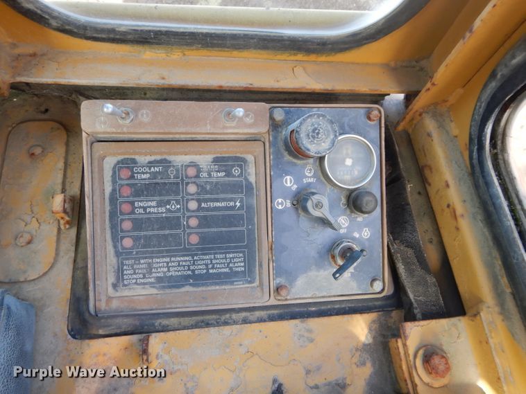 image for item DH2682 1986 Caterpillar 963 track loader