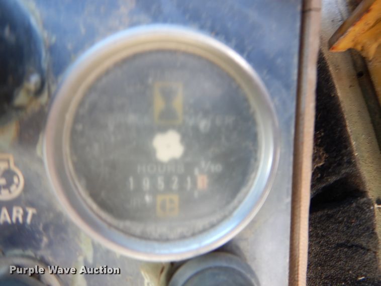 image for item DH2682 1986 Caterpillar 963 track loader