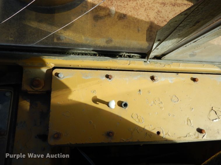 image for item DH2682 1986 Caterpillar 963 track loader