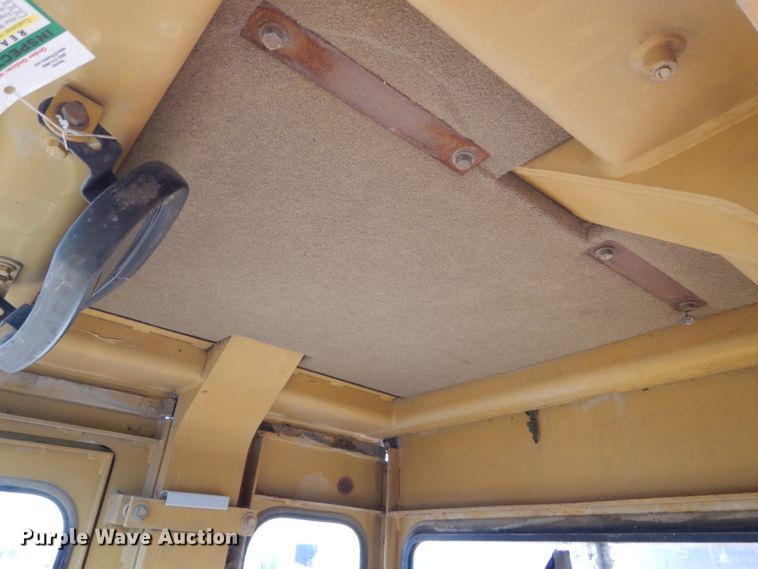 image for item DH2682 1986 Caterpillar 963 track loader