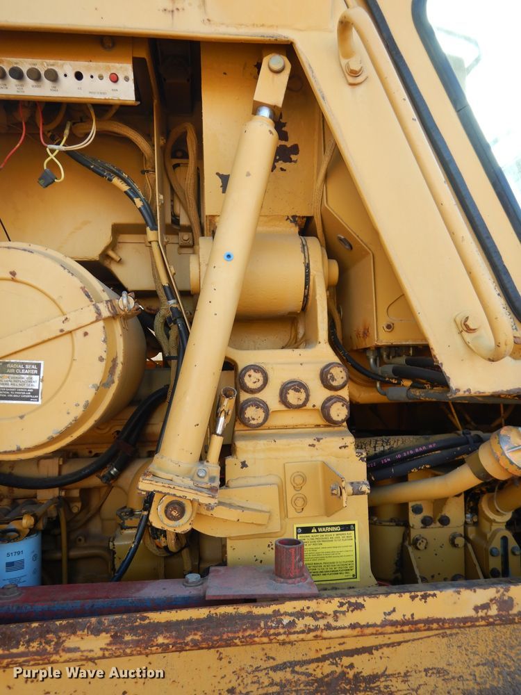 image for item DH2682 1986 Caterpillar 963 track loader