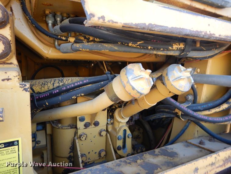 image for item DH2682 1986 Caterpillar 963 track loader