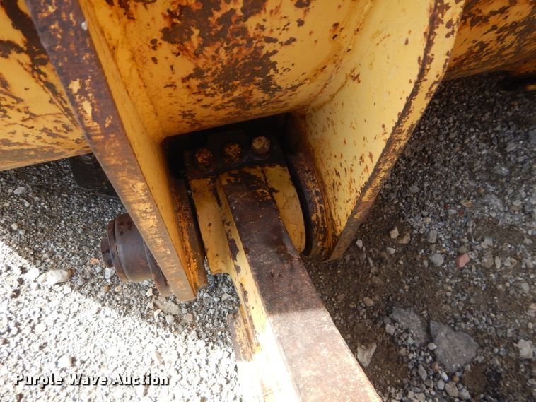 image for item DH2682 1986 Caterpillar 963 track loader