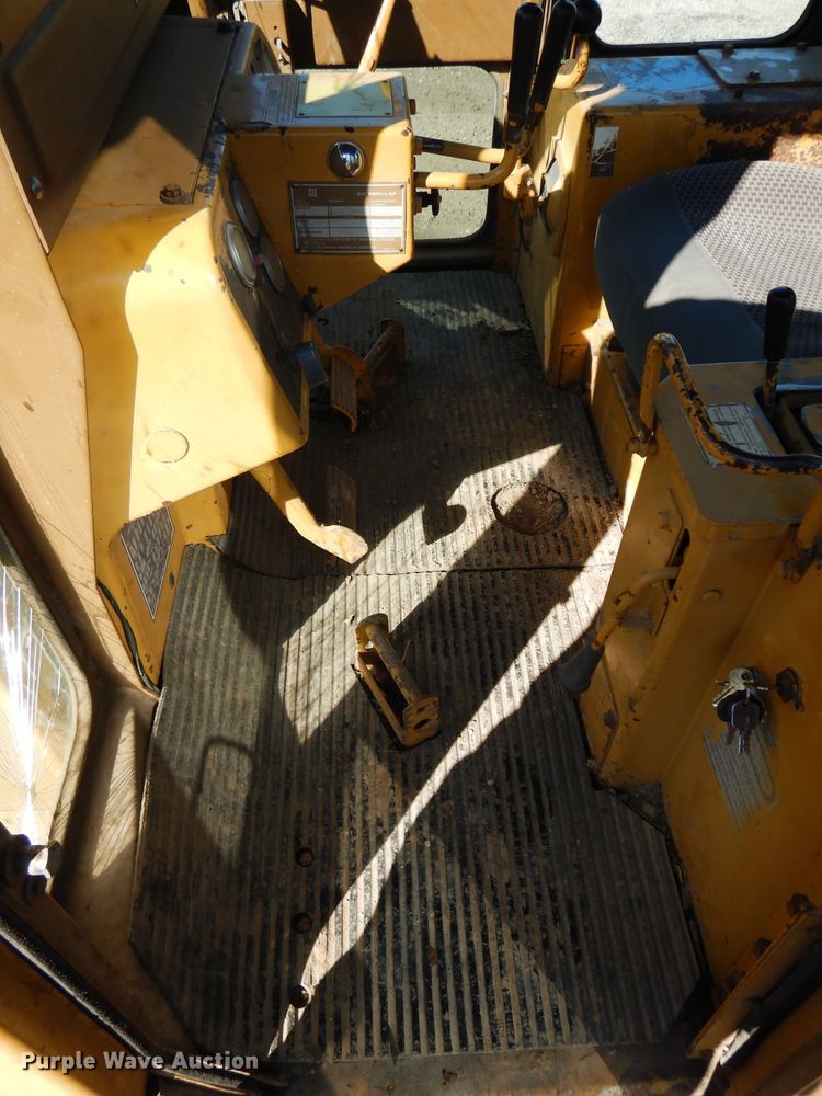 image for item DH2683 1985 Caterpillar D6D dozer