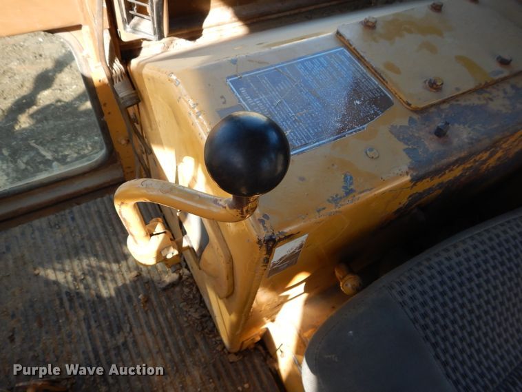 image for item DH2683 1985 Caterpillar D6D dozer