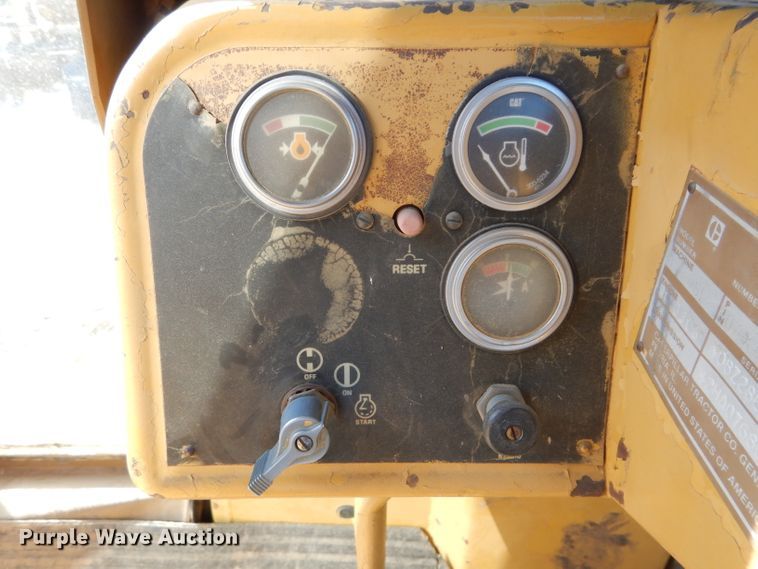 image for item DH2683 1985 Caterpillar D6D dozer