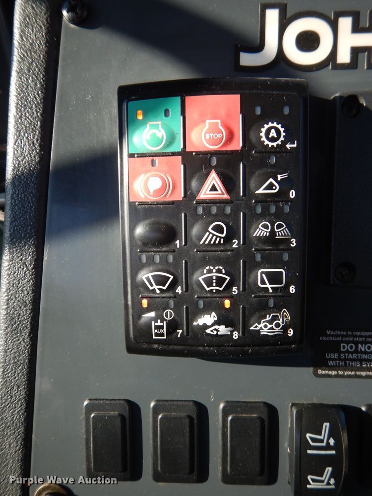 image for item DH2684 2015 John Deere 310SK backhoe