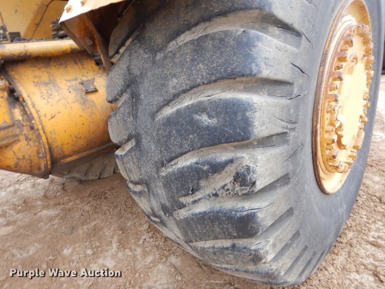 image for item DH2686 1970 Caterpillar 621 conventional scraper