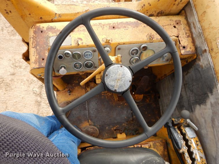 image for item DH2687 1970 Caterpillar 621 conventional scraper