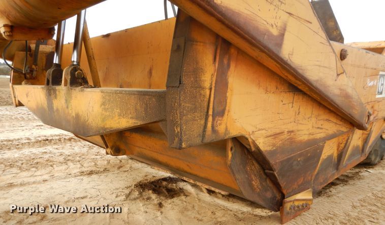 image for item DH2687 1970 Caterpillar 621 conventional scraper