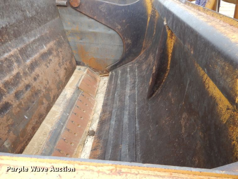 image for item DH2687 1970 Caterpillar 621 conventional scraper