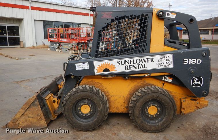 image for item DH2705 2013 John Deere 318D skid steer