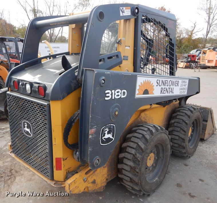 image for item DH2705 2013 John Deere 318D skid steer