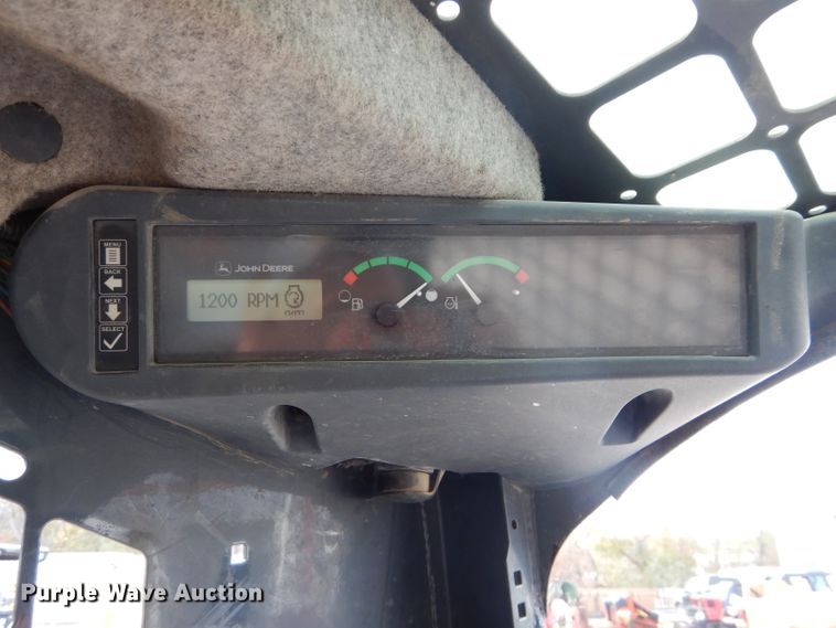 image for item DH2705 2013 John Deere 318D skid steer