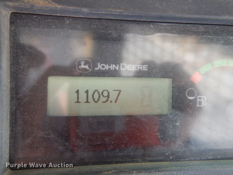 image for item DH2705 2013 John Deere 318D skid steer