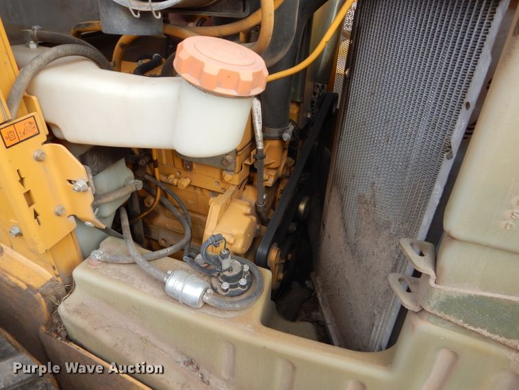 image for item DH2705 2013 John Deere 318D skid steer